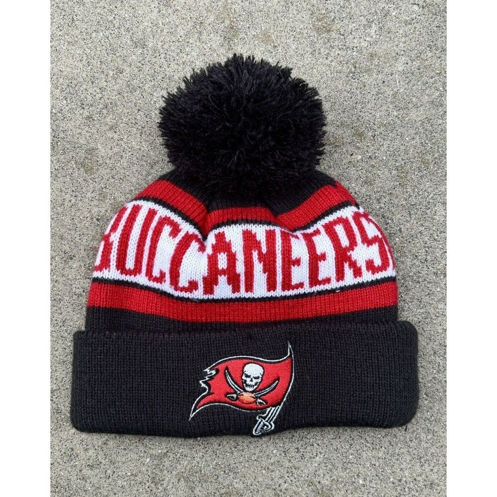 Tampa Bay Buccaneers New Era Winter Hat Red/Dark Gray OSFM